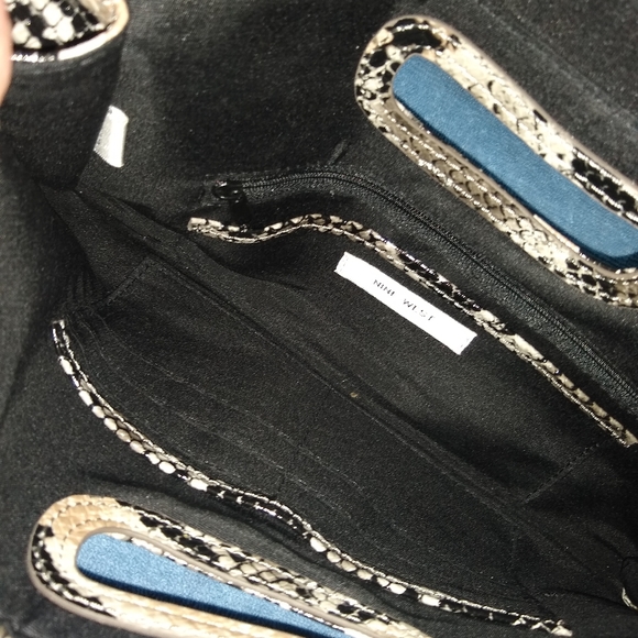 Nine West faux snakeskin clutch. - Picture 4 of 7